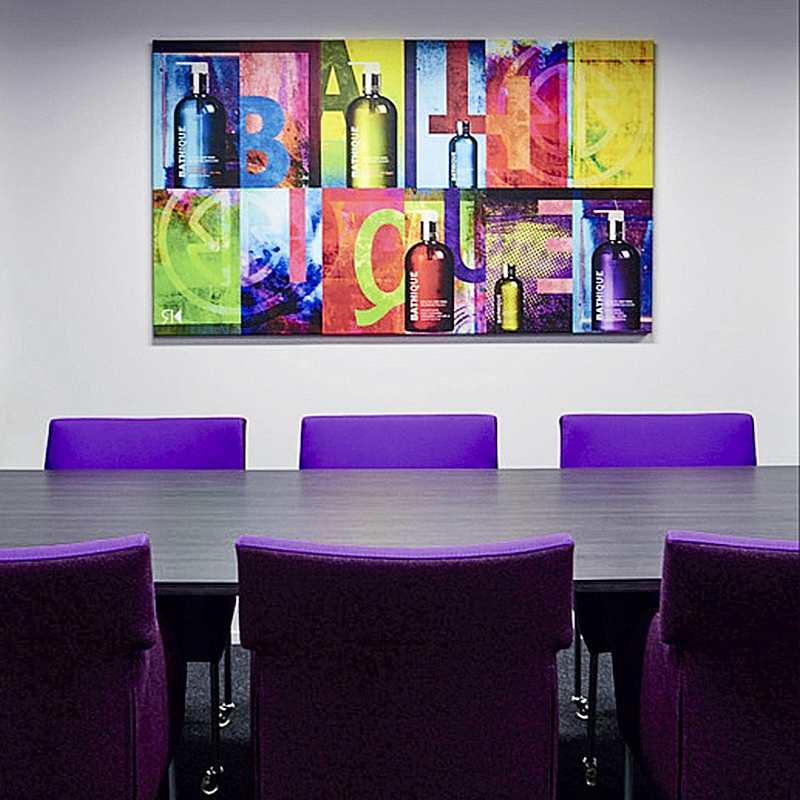 Creatieve beeldbewerking voor zakelijke toepassingen, waarin kunst en branding samenkomen.