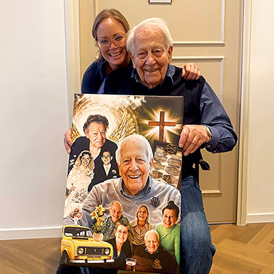 Essentieportret van een oudere, niet als afscheid, maar als erkenning van wie iemand werkelijk is geweest en nog altijd is.